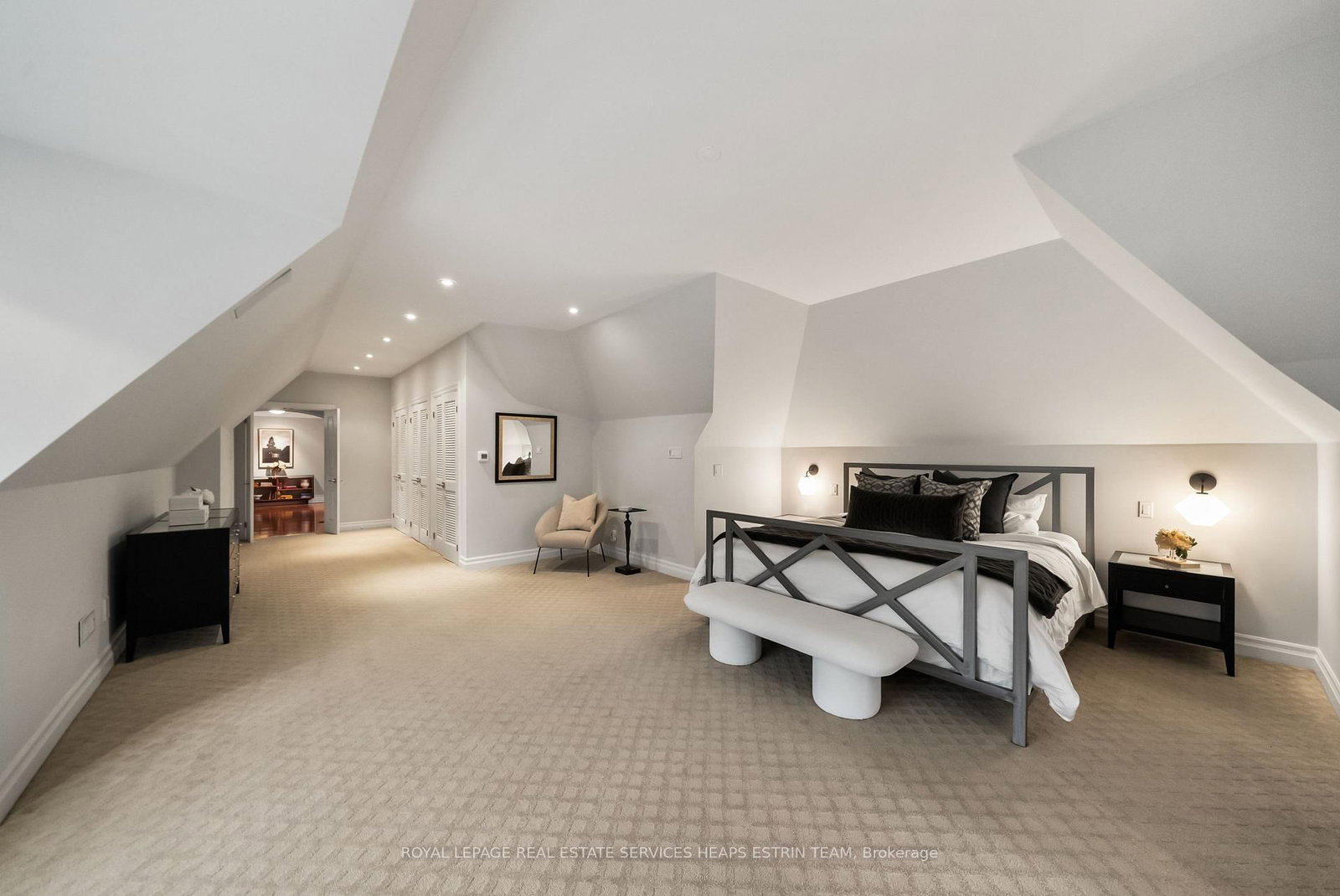 1554 Birchwood Drive • Mississauga, ON photo 16