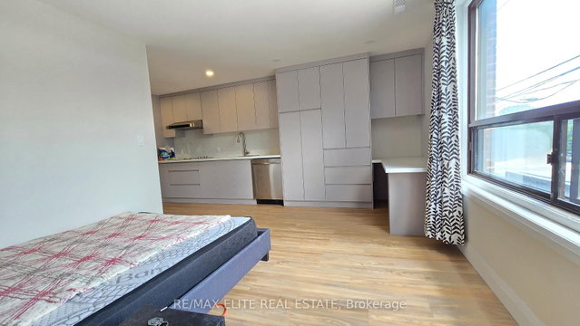 2A - 10 MIMICO Avenue