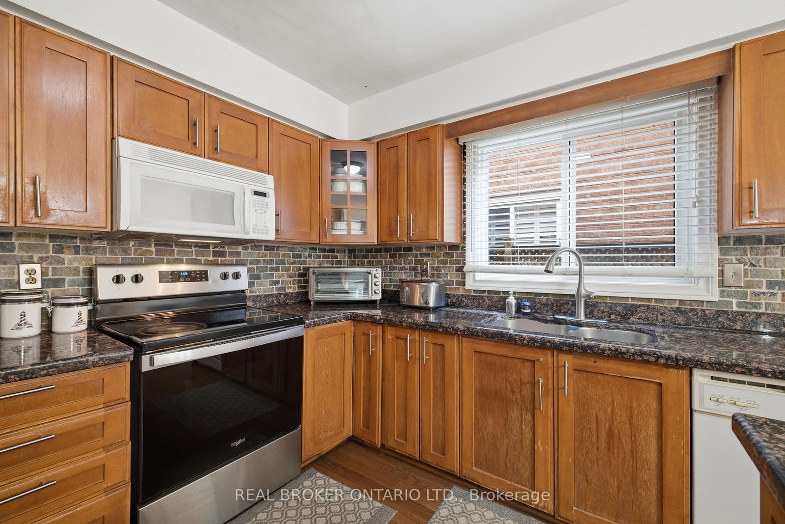 1356 Mapleridge Crescent • Oakville, ON photo 13