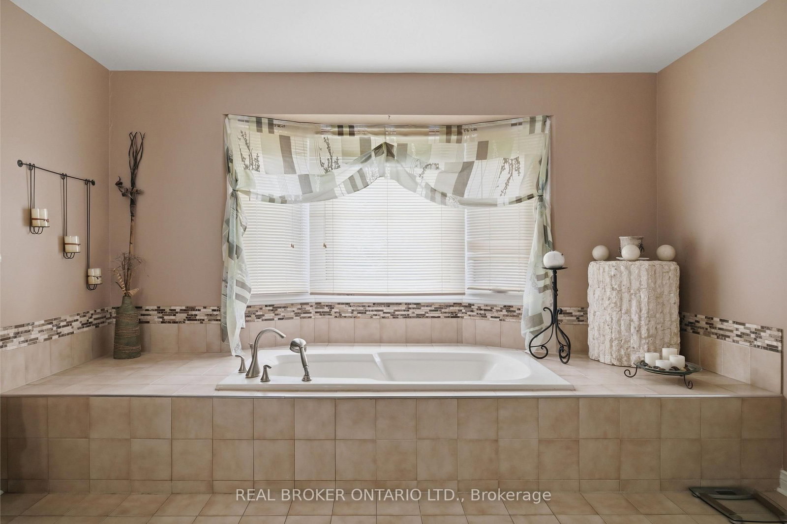 1356 Mapleridge Crescent • Oakville, ON photo 20