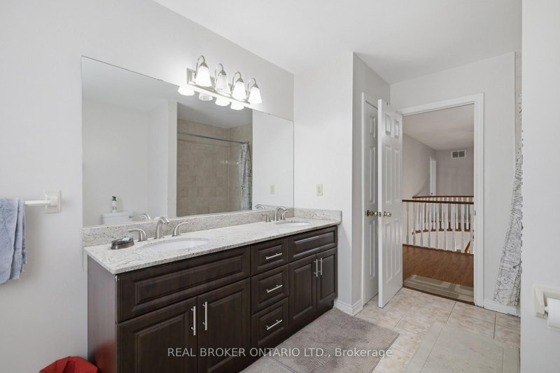 1356 Mapleridge Oakville,ON L6M 2G6 — Photo 27