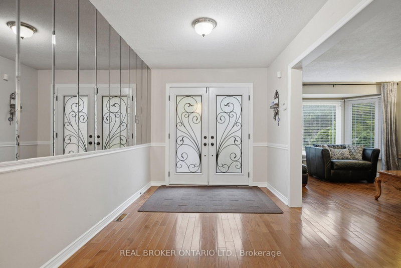 1356 Mapleridge Crescent