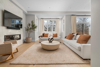 1318 Courtleigh Trail • Oakville, ON photo 8