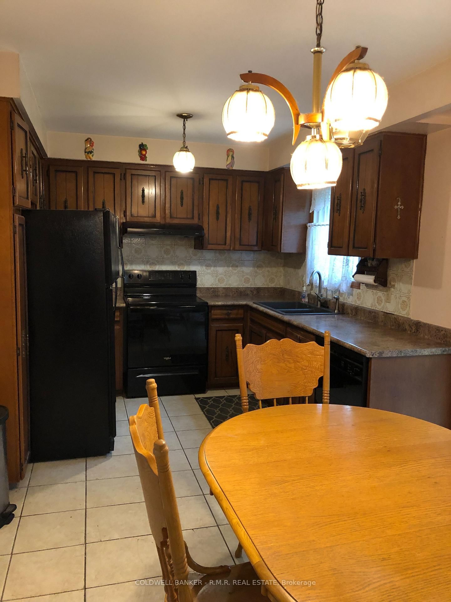 5 Brownridge Crescent • Toronto, ON photo 6