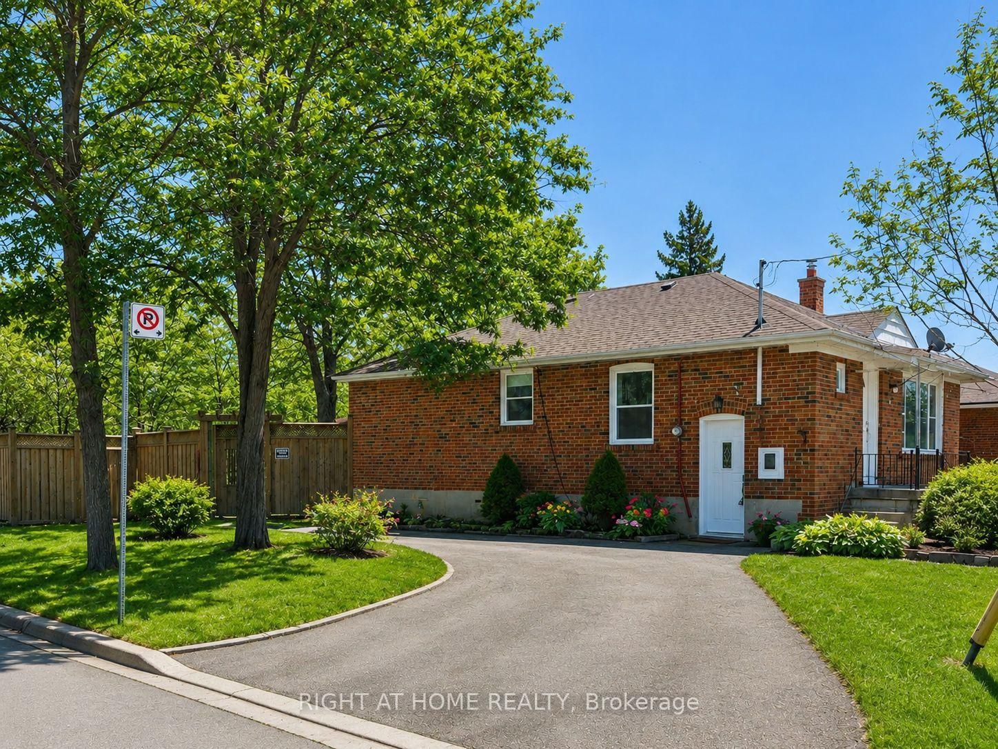 48 Loney Avenue, Toronto, ON, photo 2