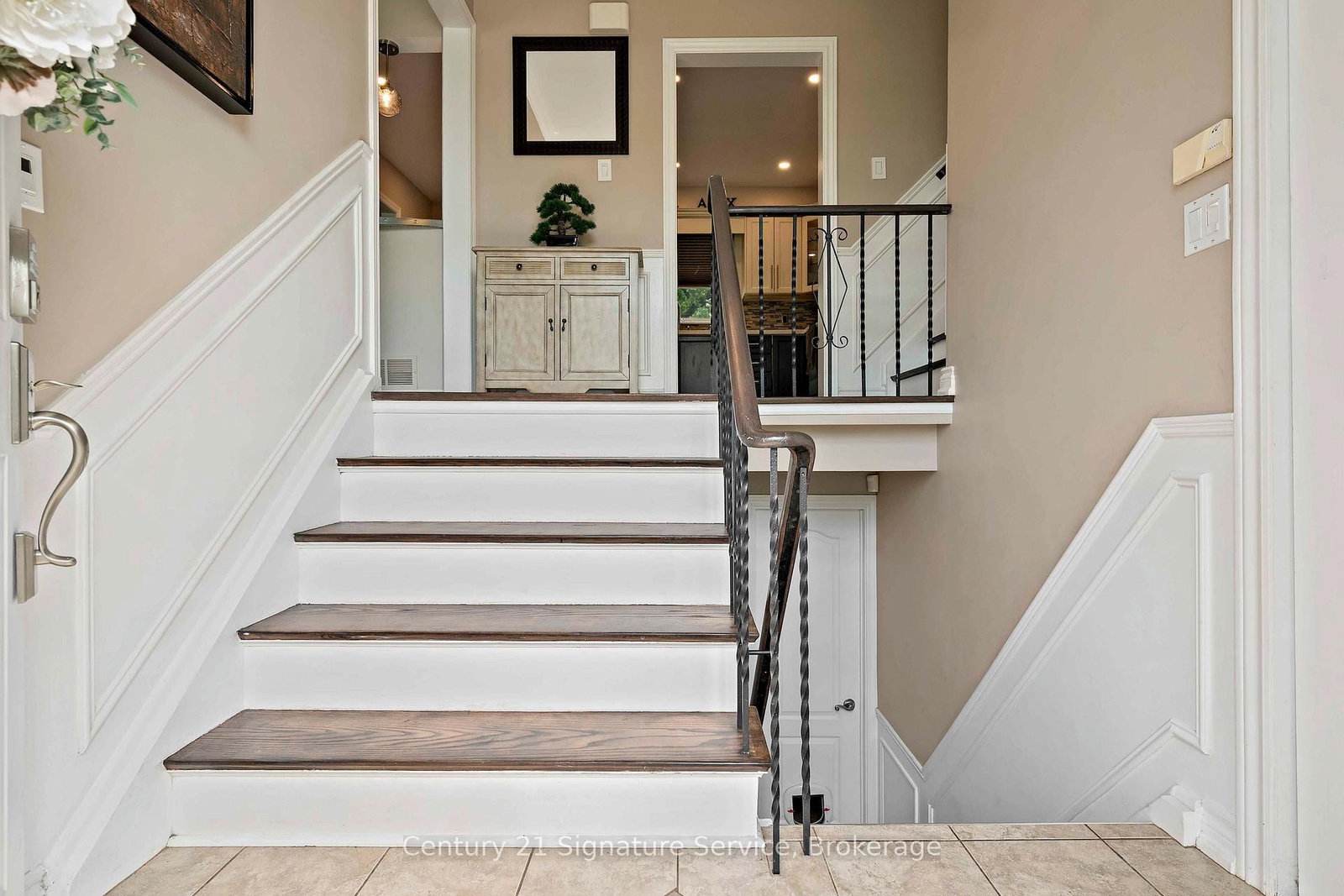 1563 Brentano Boulevard • Mississauga, ON photo 3