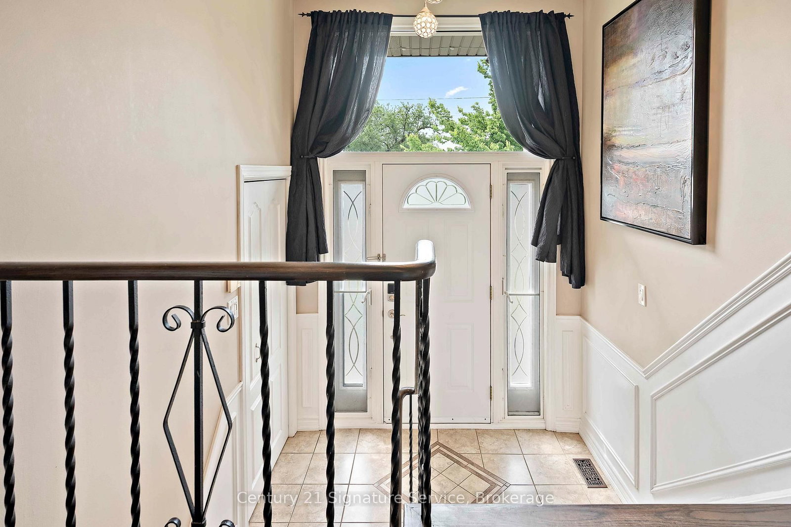 1563 Brentano Boulevard • Mississauga, ON photo 4
