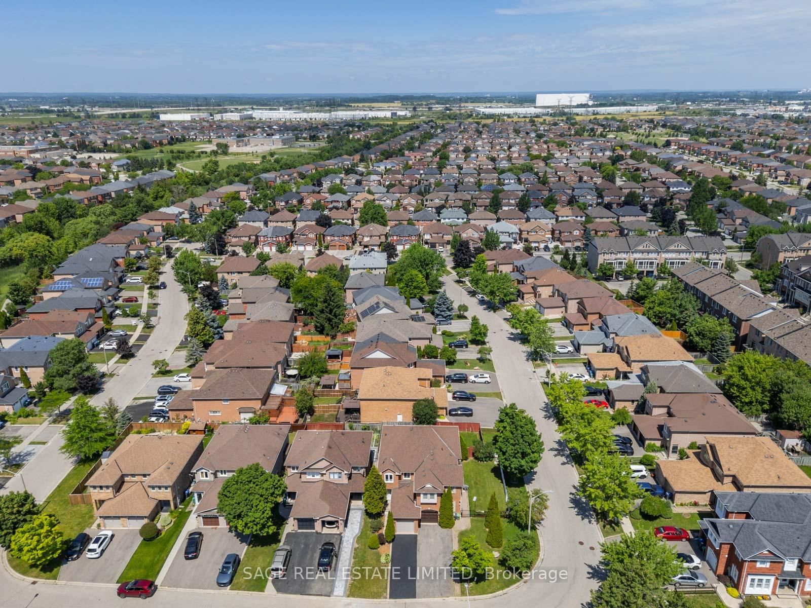 7093 BLACK WALNUT Trail • Mississauga, ON photo 39