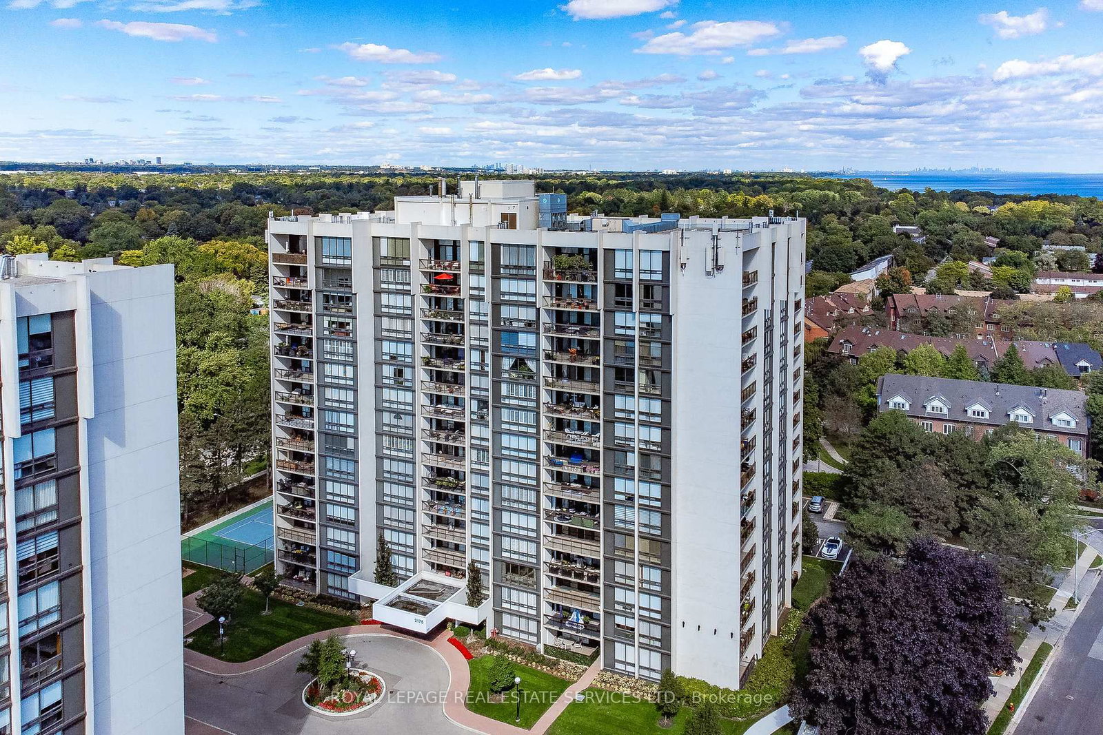 Condo for sale at 1006-2175 Marine Drive, Oakville, Ontario, L6L 5L5 - Bronte - MLS: W13531196