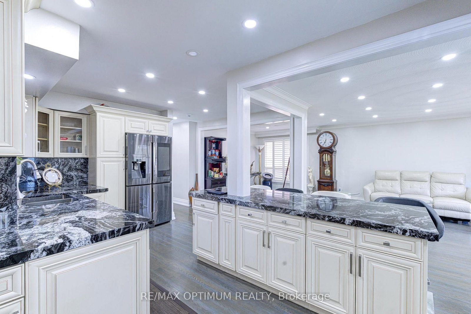 6 Evernby Boulevard • Toronto, ON photo 12