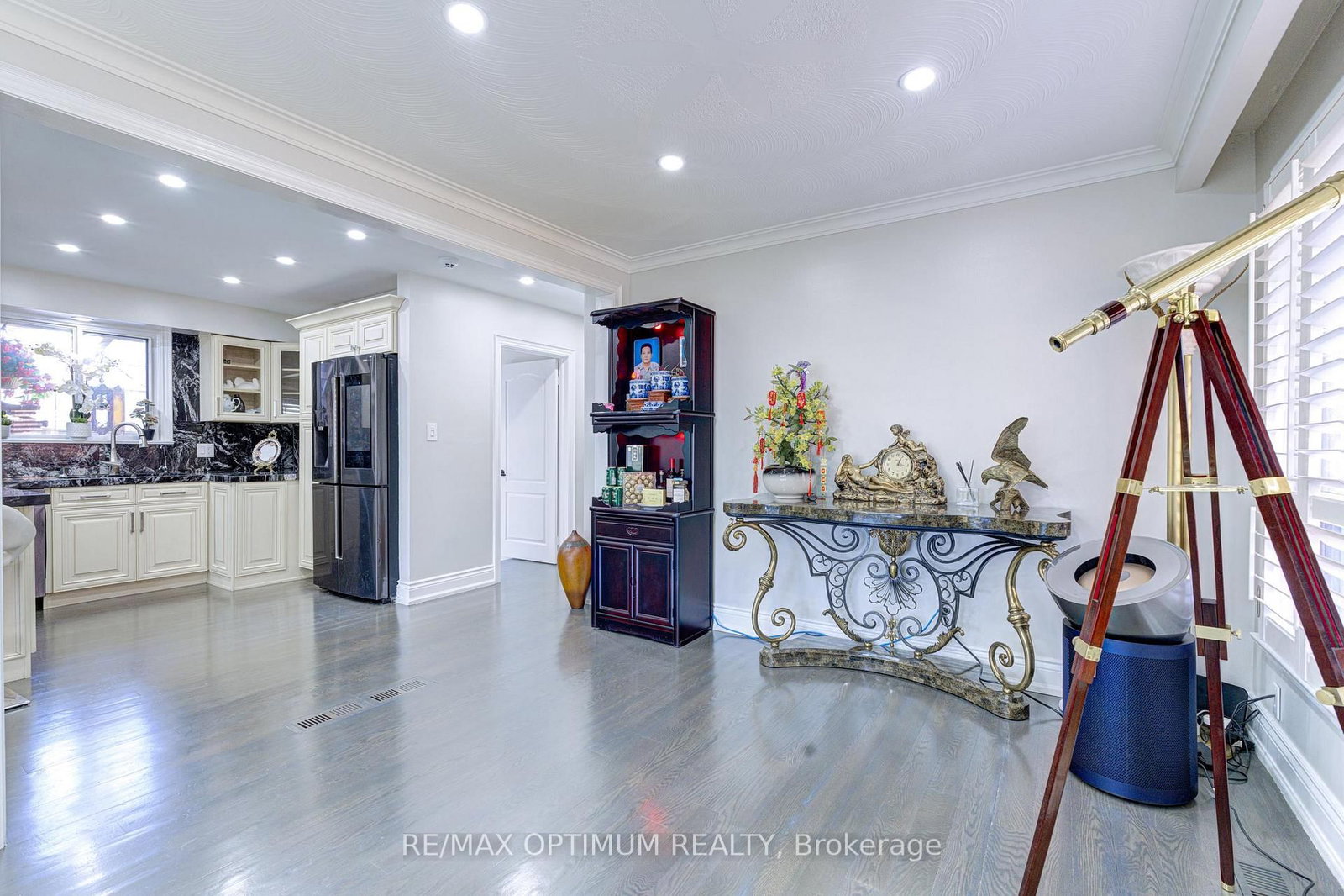6 Evernby Boulevard • Toronto, ON photo 13