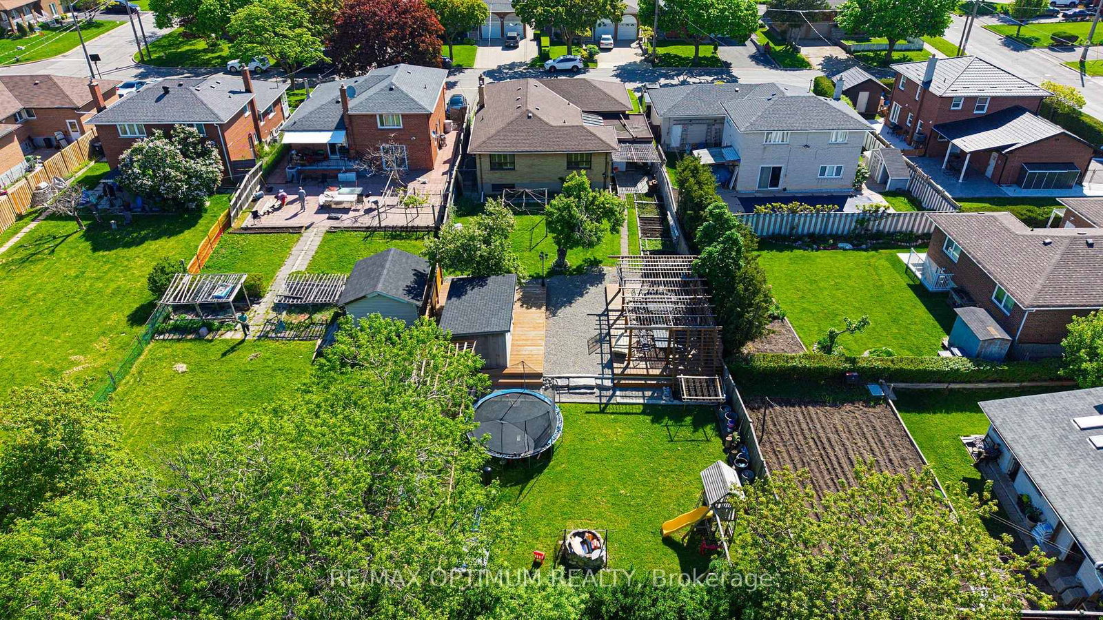 6 Evernby Boulevard • Toronto, ON photo 47