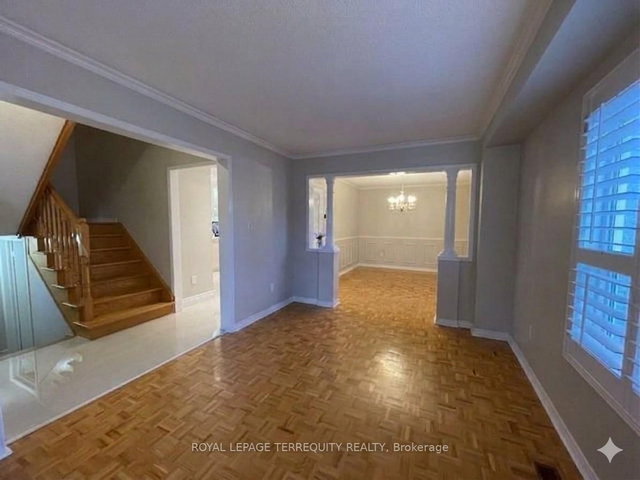 3813 Ridgepoint Way