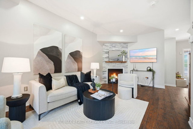 10 Deepcoral Court