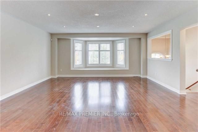 3080 Highbourne Crescent
