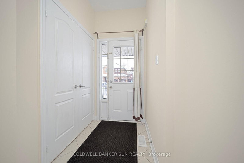 146 Crystalview Crescent
