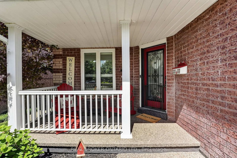 74 Harley Ave photo 4