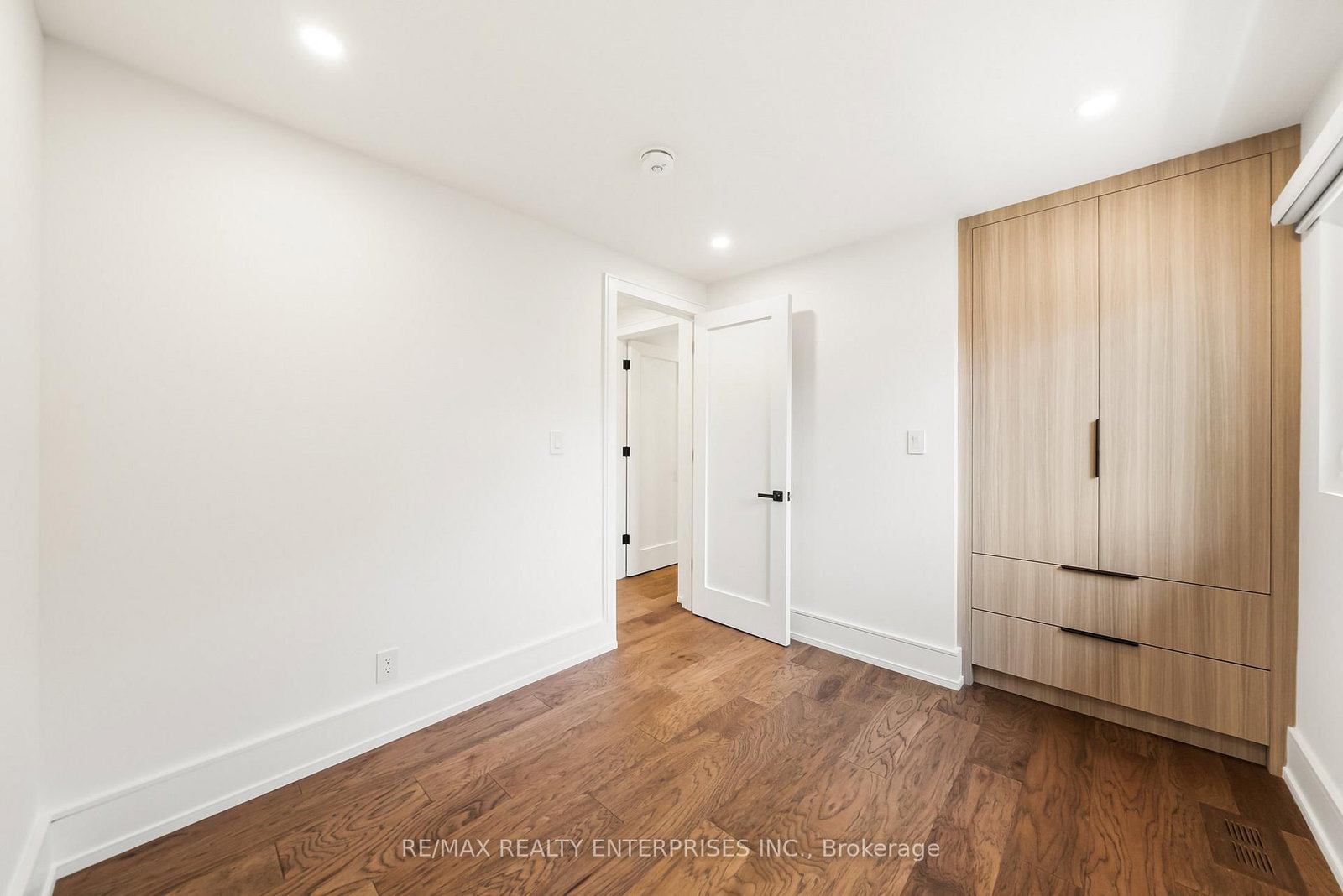 1495 Thetford Court • Mississauga, ON photo 19