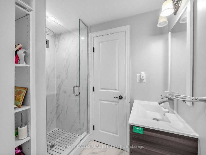 1228 Pallatine Oakville,ON L6H 1Z2 — Photo 25