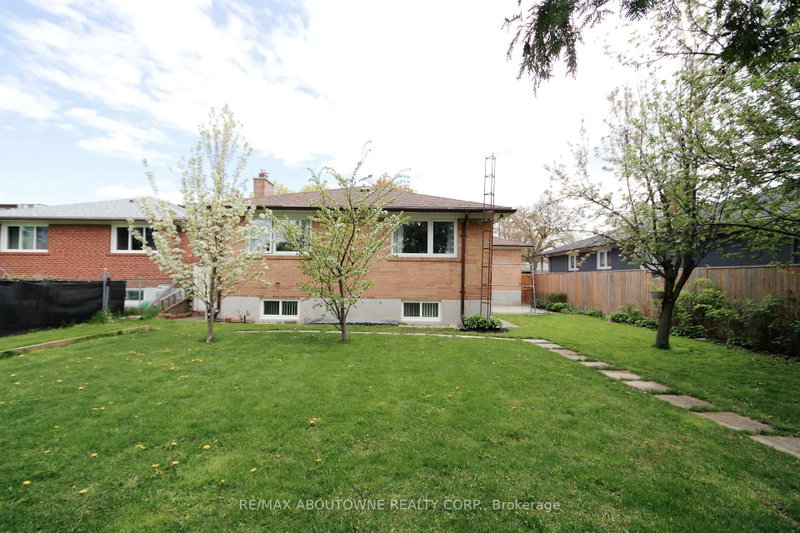 3302 Cardross Mississauga,ON L4X 2N2 — Photo 37