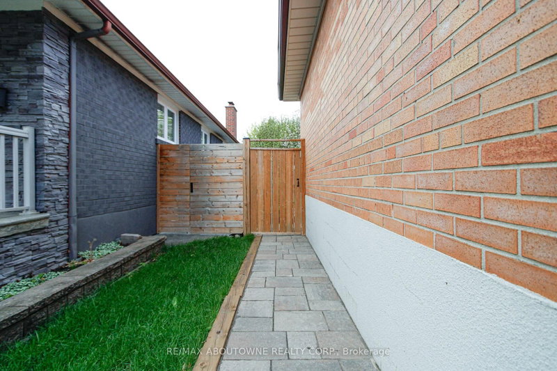3302 Cardross Mississauga,ON L4X 2N2 — Photo 39