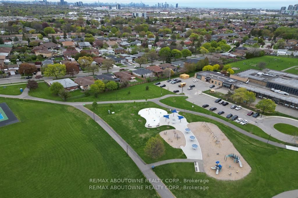3302 Cardross Road • Mississauga, ON photo 46