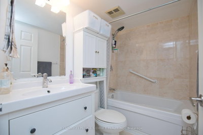 100 County Court Brampton,ON L6W 3X1 — Photo 32