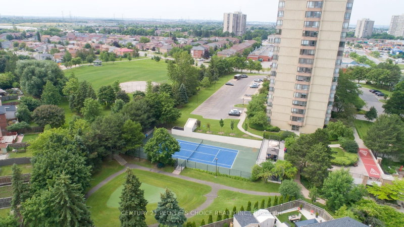 100 County Court Brampton,ON L6W 3X1 — Photo 38
