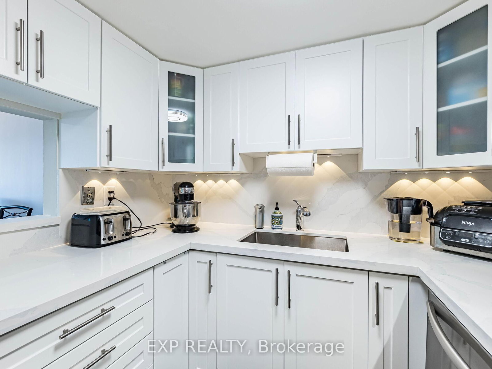 25 Agnes Street • #907 • Mississauga, ON photo 10