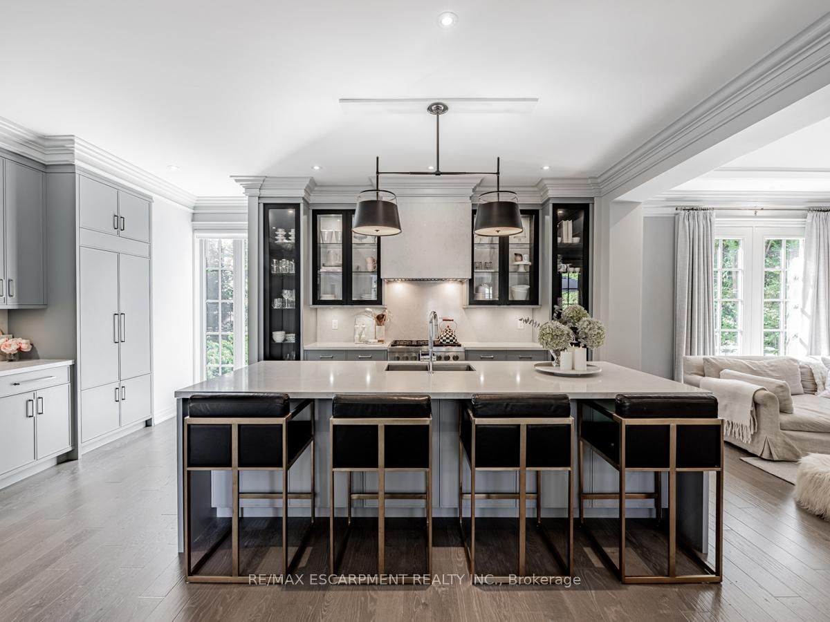 393 Maple Grove Drive • Oakville, ON photo 16
