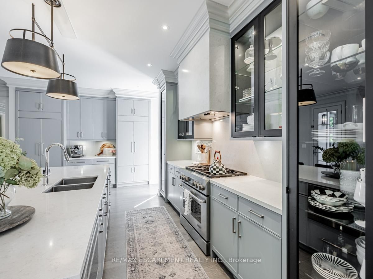 393 Maple Grove Drive • Oakville, ON photo 20