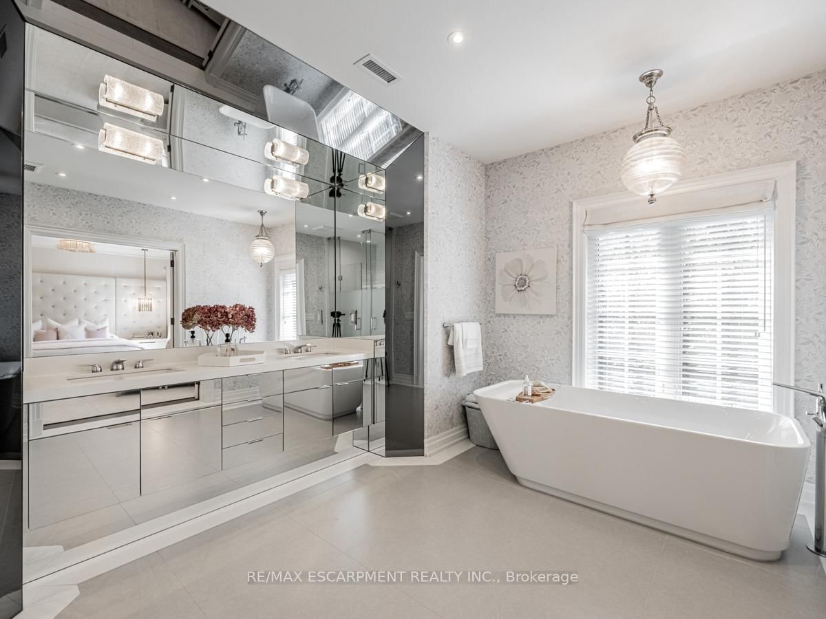 393 Maple Grove Drive • Oakville, ON photo 31