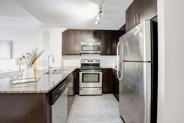 627 - 15 James Finlay Way