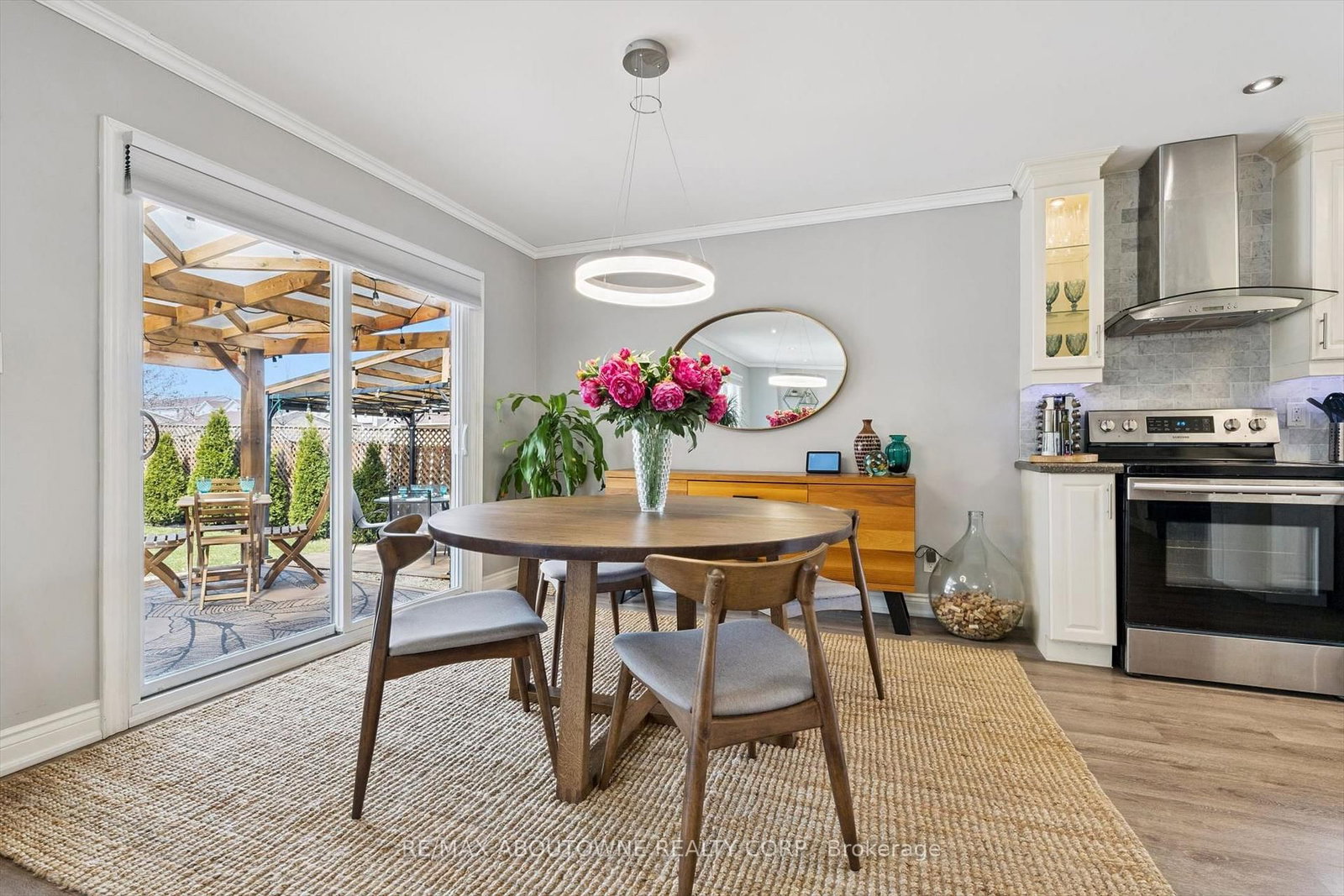 395 Maidstone Crescent • Oakville, ON photo 12
