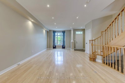 5494 Tenth Line W — more photos