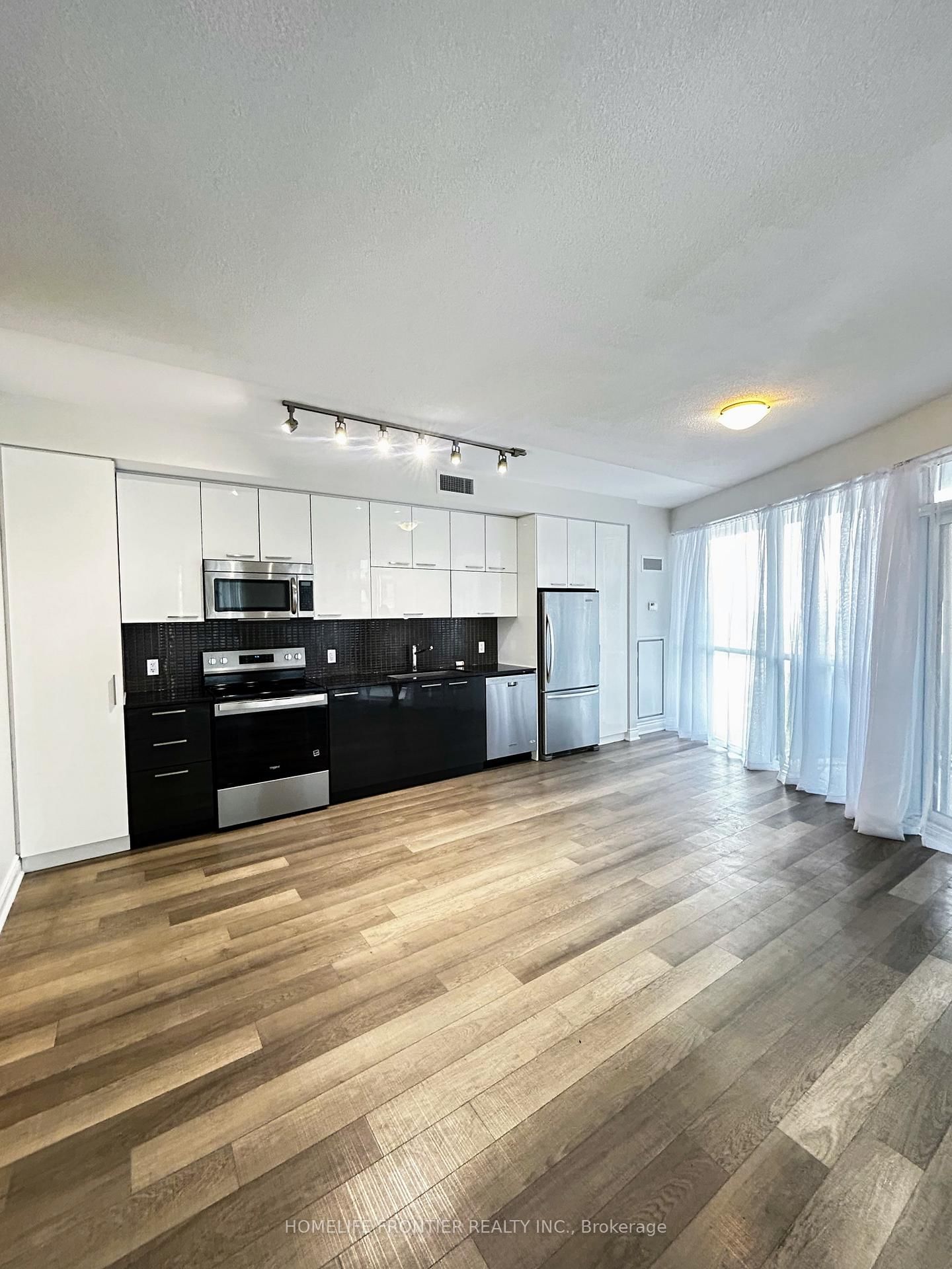 80 Marine Parade Toronto,ON M8V 0A3 — Photo 4