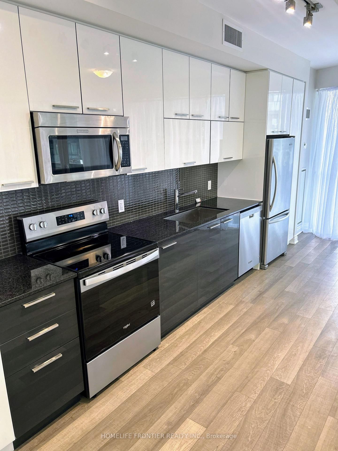 80 Marine Parade Toronto,ON M8V 0A3 — Photo 5
