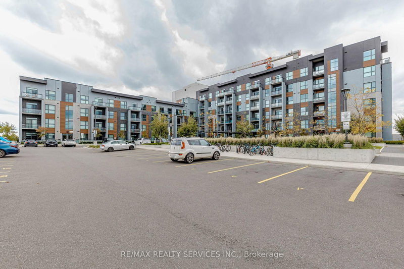 101 - 95 Dundas Street W