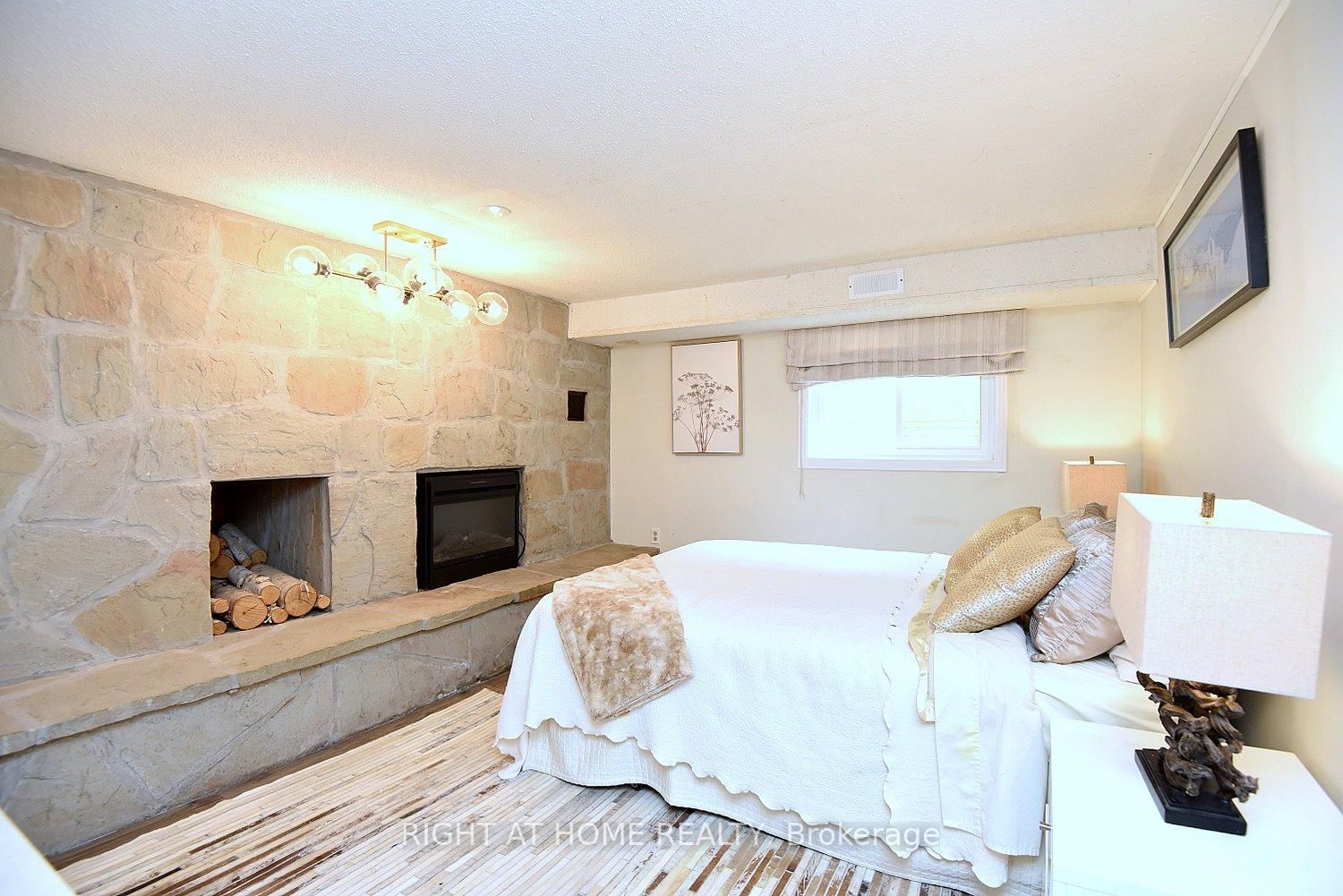 4299 Lakeshore Road • Burlington, ON photo 30