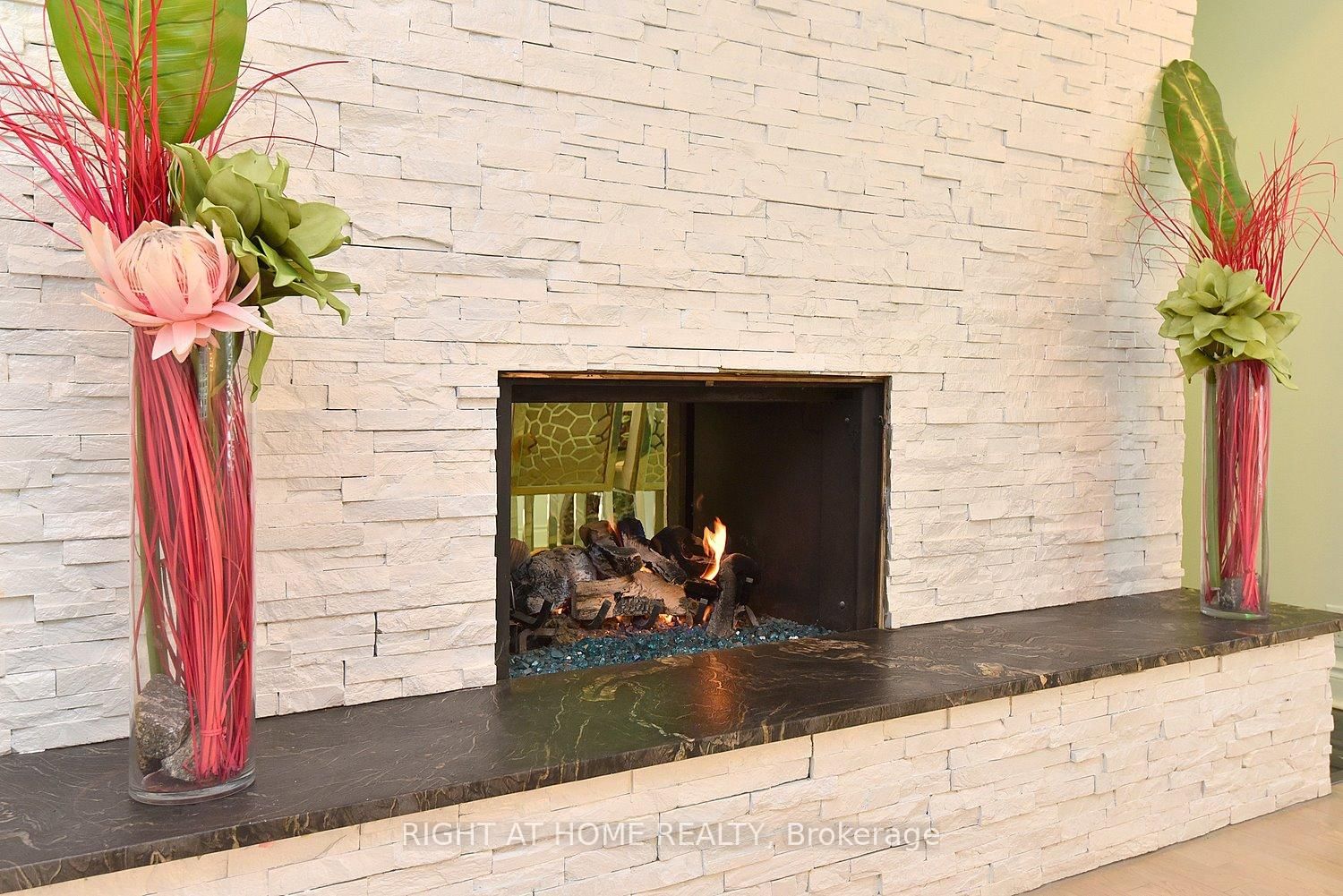 4299 Lakeshore Road • Burlington, ON photo 9