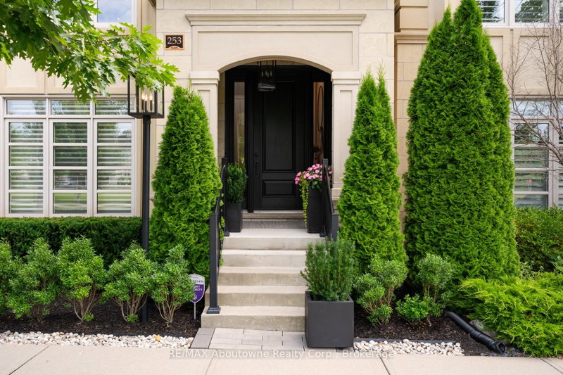 253 Hanover Street