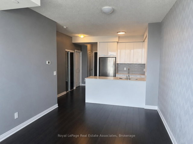 606 - 55 Eglinton Avenue W