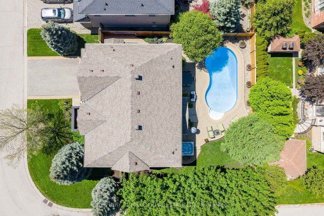 3122 Saddleworth Crescent