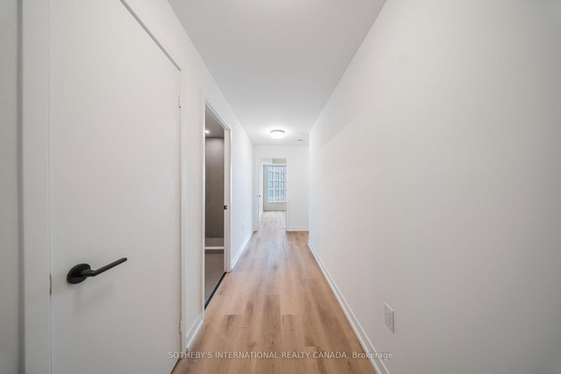 1711 - 5 York Garden Way