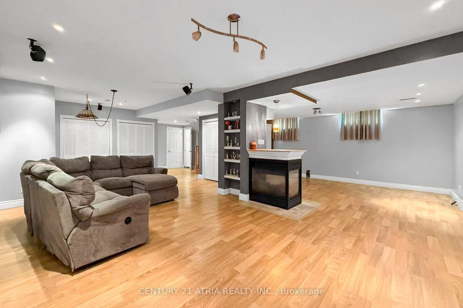 543 Queens Drive • Toronto, ON photo 40