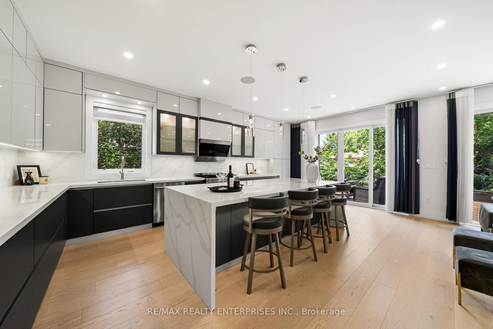 1362 Kenmuir Avenue • Mississauga, ON photo 6