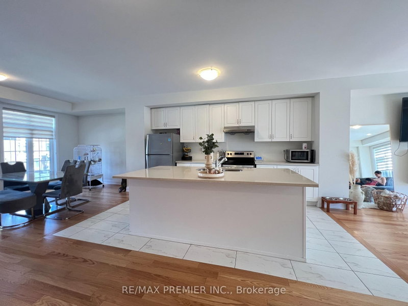 28 Petch Ave photo 5
