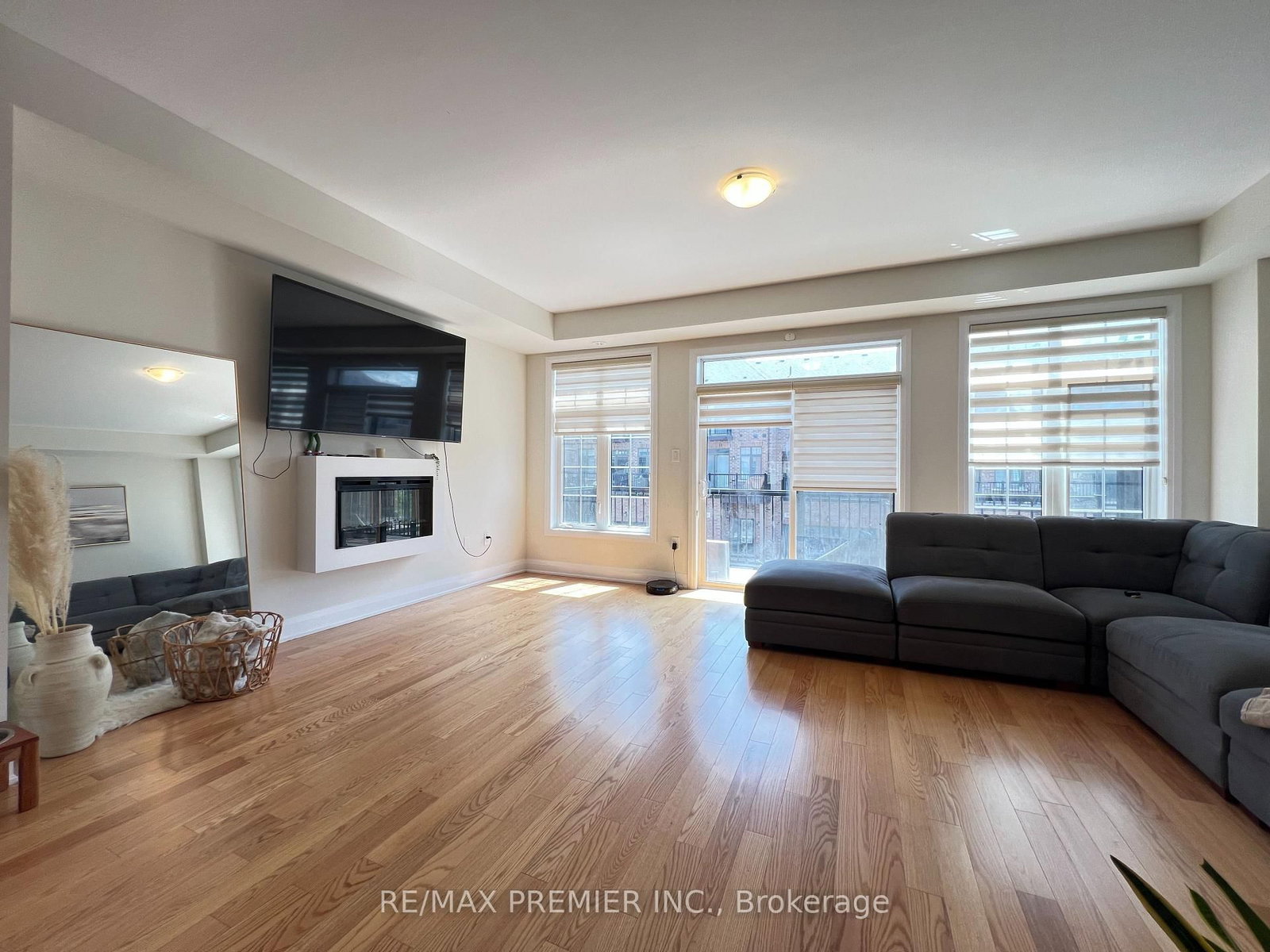 28 Petch Avenue • Caledon, ON photo 6