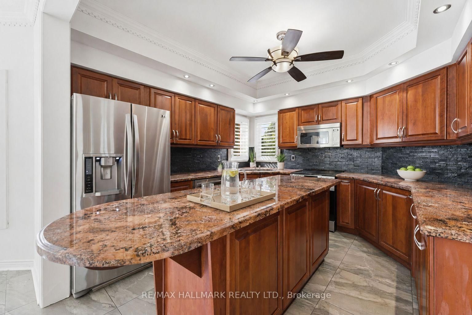 2013 Rosemount Crescent • Oakville, ON photo 11