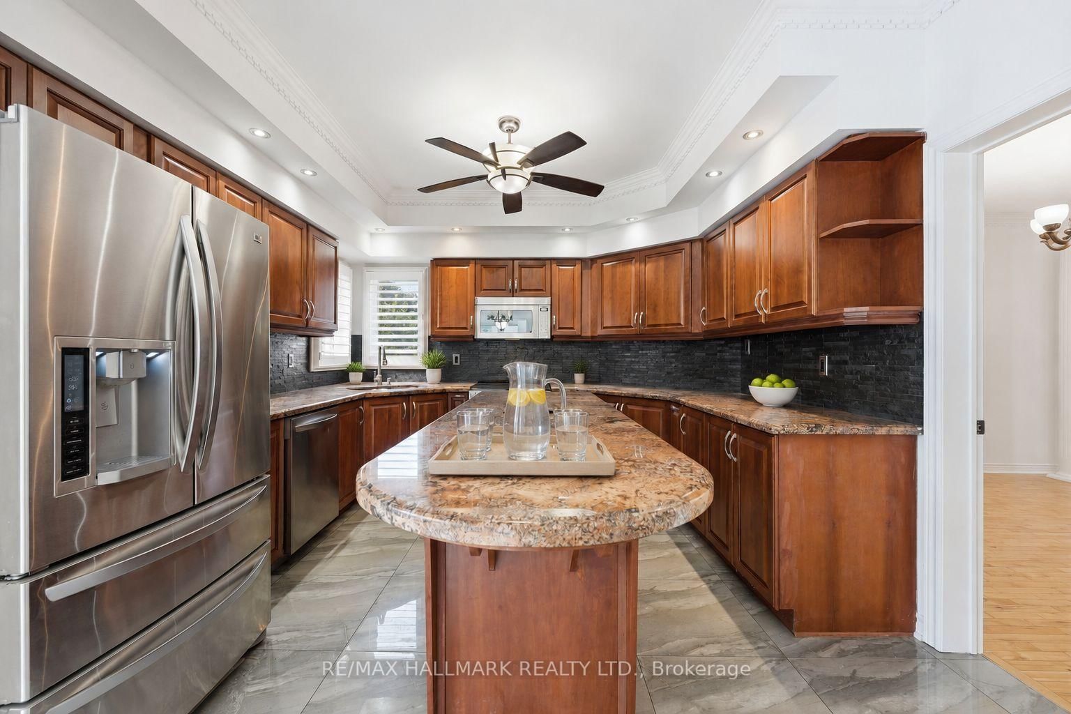 2013 Rosemount Crescent • Oakville, ON photo 12
